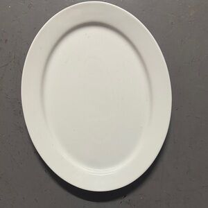 Threshold Classic White Oval Dinner Plate